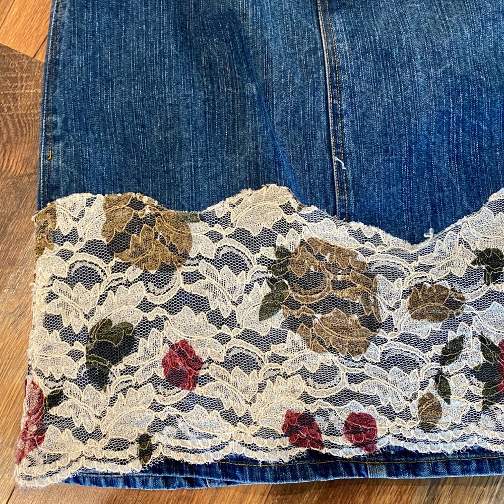 MONROE & MAIN Embellised Denim Pencil Skirt - Picture 13 of 13